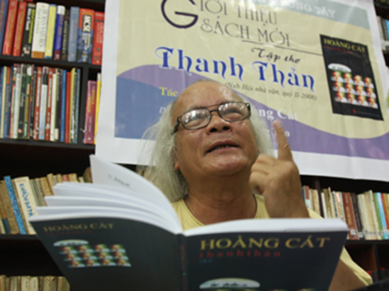 Ho&agrave;ng C&aacute;t - Tr&aacute;i tim t&ocirc;i l&agrave; một nấm mộ